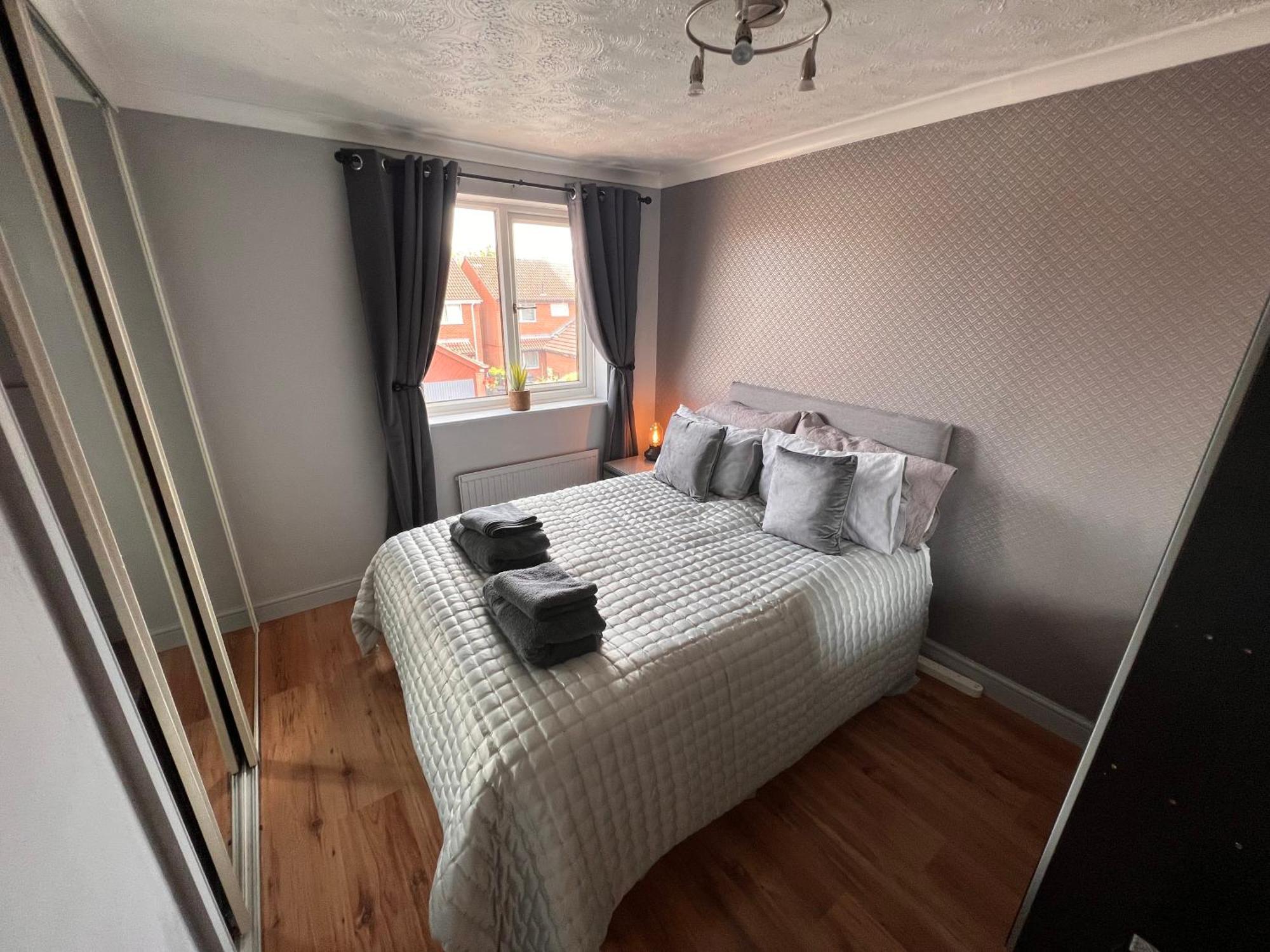 Contractors Or Family House - M1 Nottingham - Ikea Retail Park - Catkin Drive - 2 Bed Home With Driveway, Private Garden, Sleeps 4 - Tv'S In All Rooms Giltbrook Exterior foto