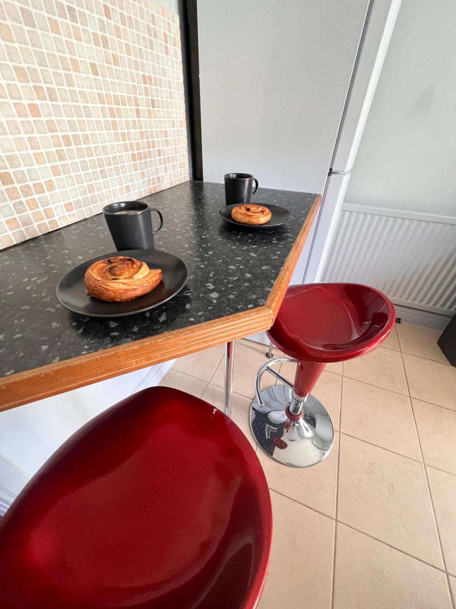Contractors Or Family House - M1 Nottingham - Ikea Retail Park - Catkin Drive - 2 Bed Home With Driveway, Private Garden, Sleeps 4 - Tv'S In All Rooms Giltbrook Exterior foto
