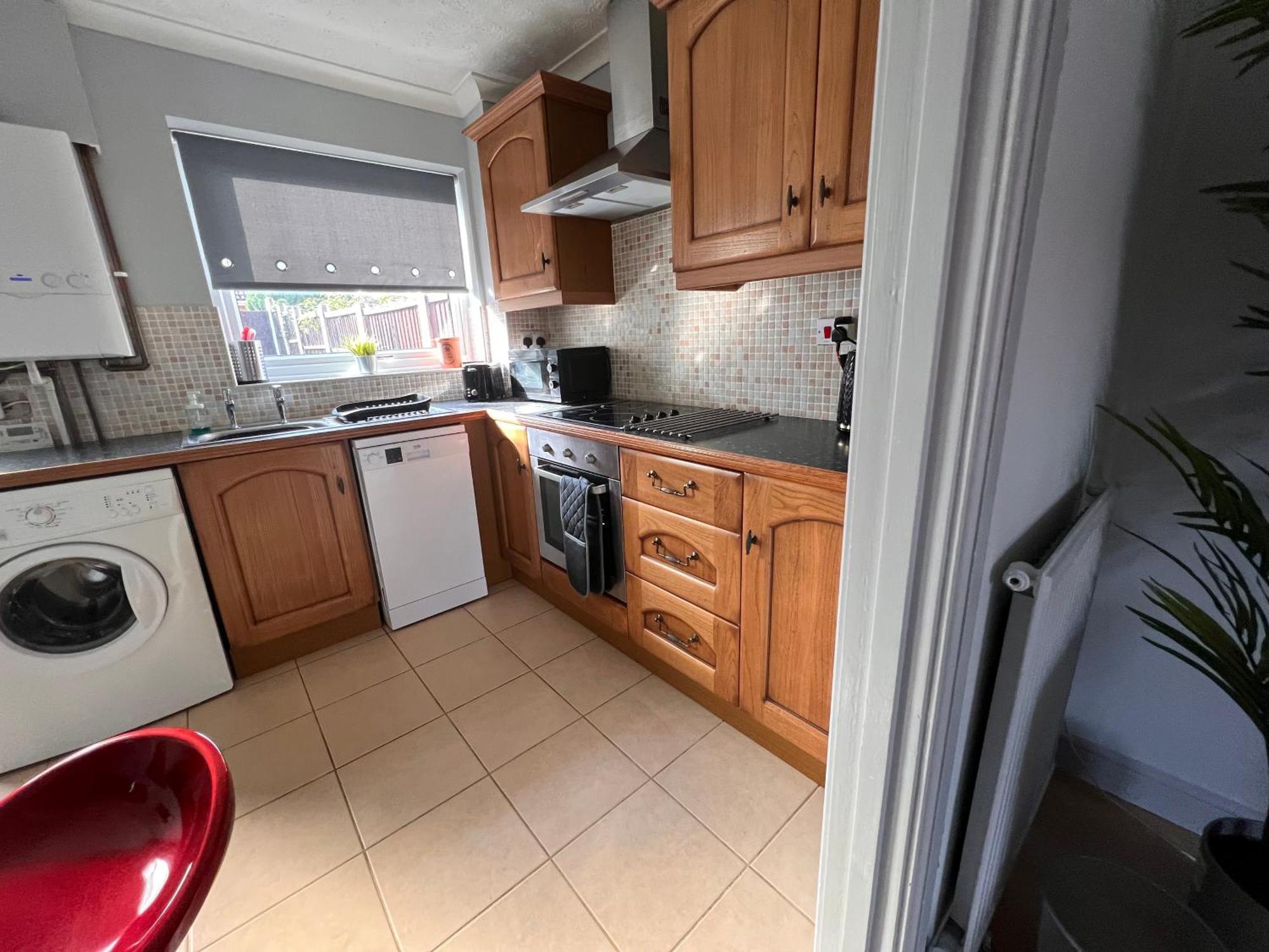 Contractors Or Family House - M1 Nottingham - Ikea Retail Park - Catkin Drive - 2 Bed Home With Driveway, Private Garden, Sleeps 4 - Tv'S In All Rooms Giltbrook Exterior foto
