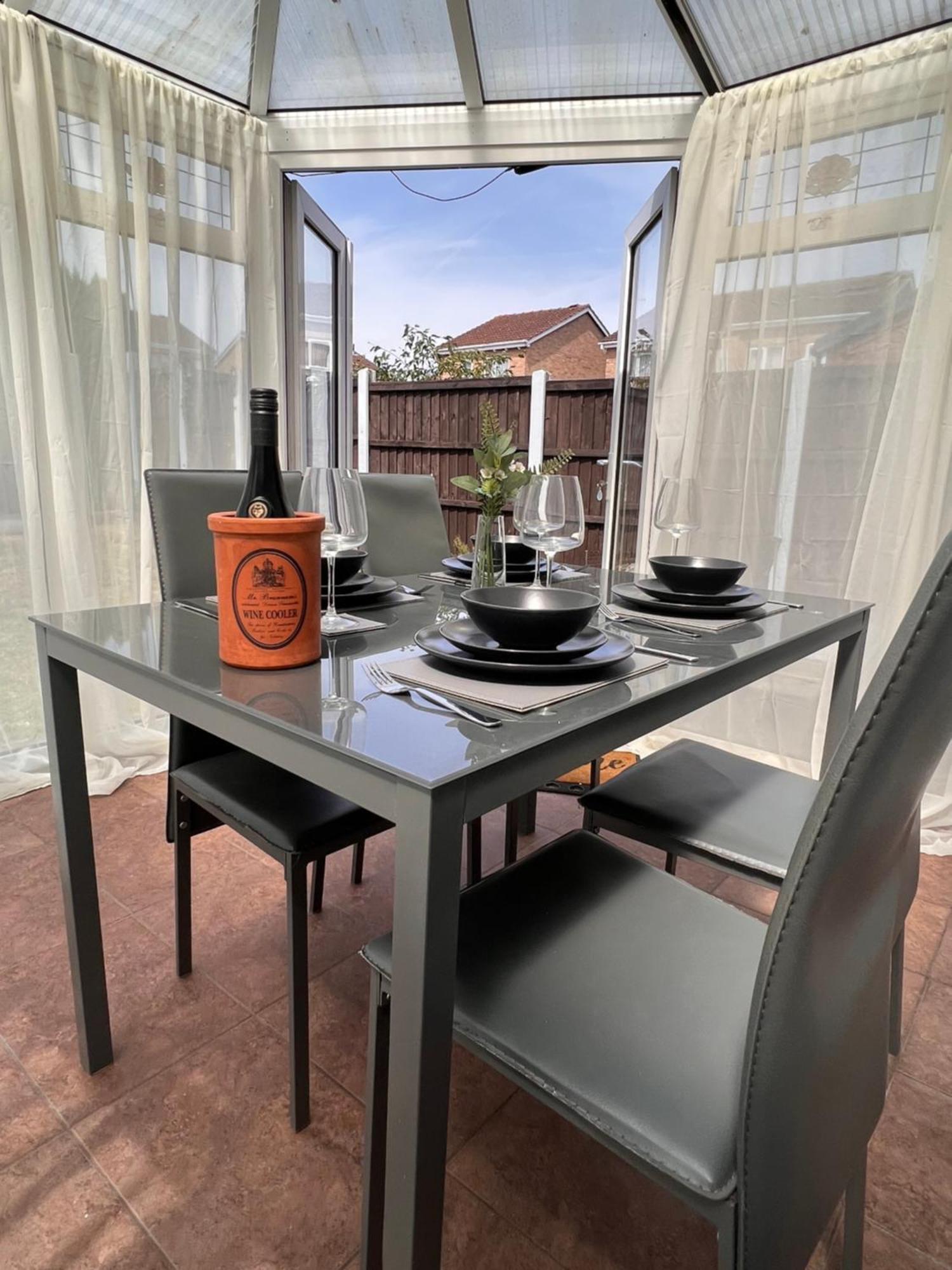 Contractors Or Family House - M1 Nottingham - Ikea Retail Park - Catkin Drive - 2 Bed Home With Driveway, Private Garden, Sleeps 4 - Tv'S In All Rooms Giltbrook Exterior foto