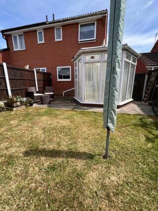 Contractors Or Family House - M1 Nottingham - Ikea Retail Park - Catkin Drive - 2 Bed Home With Driveway, Private Garden, Sleeps 4 - Tv'S In All Rooms Giltbrook Exterior foto