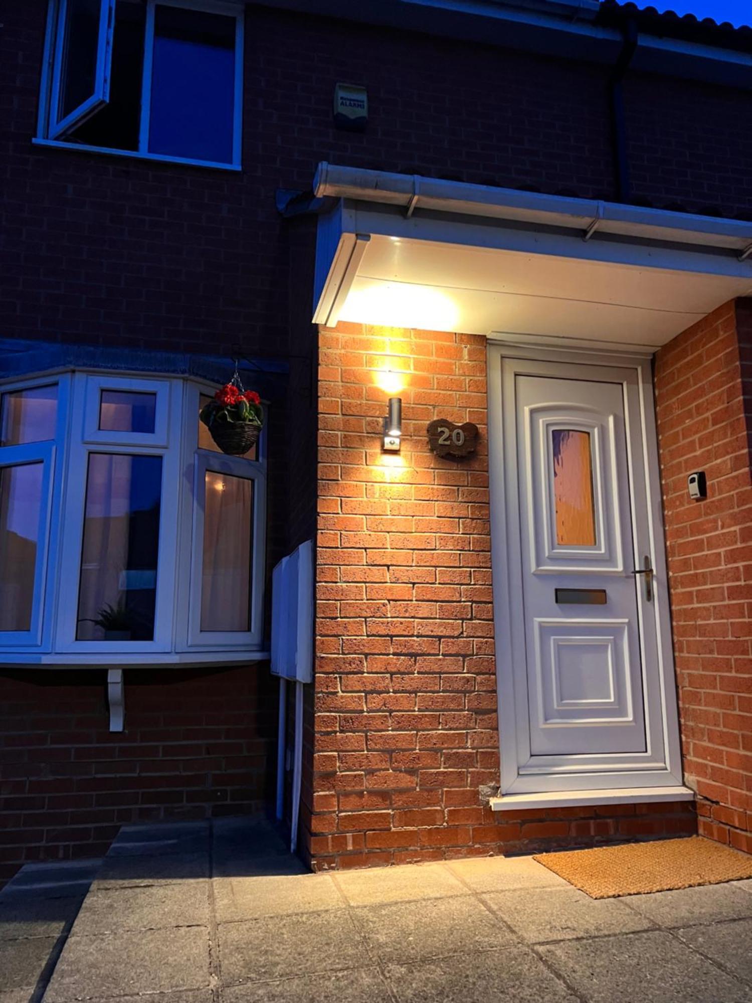 Contractors Or Family House - M1 Nottingham - Ikea Retail Park - Catkin Drive - 2 Bed Home With Driveway, Private Garden, Sleeps 4 - Tv'S In All Rooms Giltbrook Exterior foto